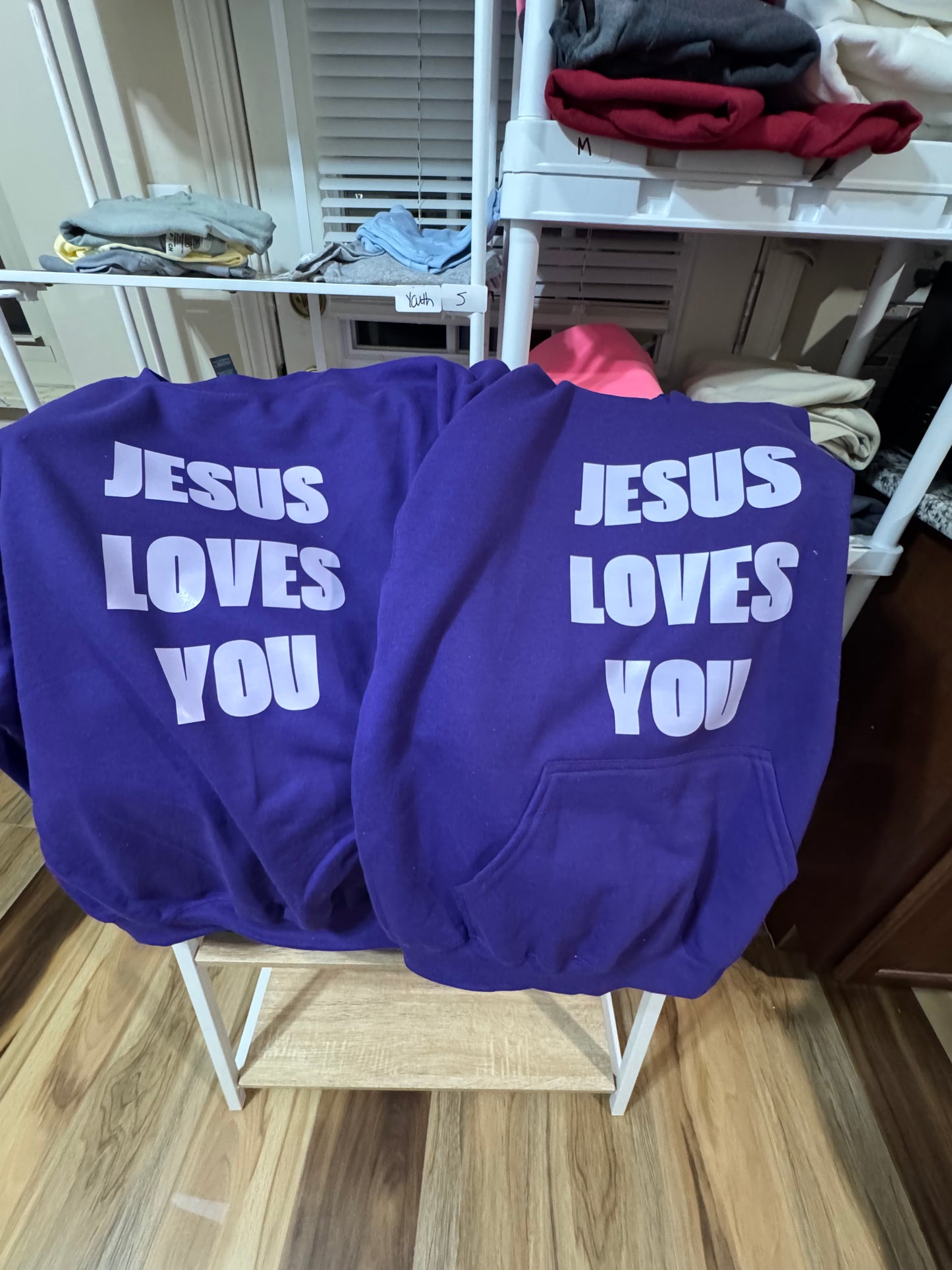 JESUS LOVES YOU Shirt/Sweatshirt