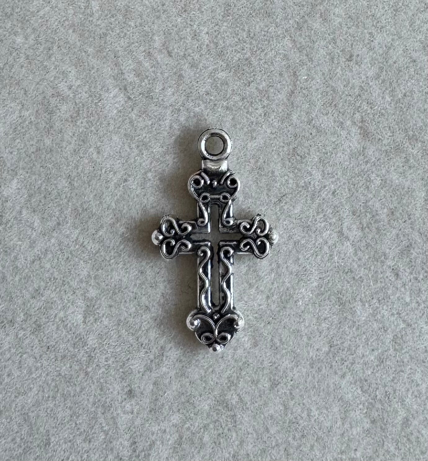 Mini floral cross silver crop