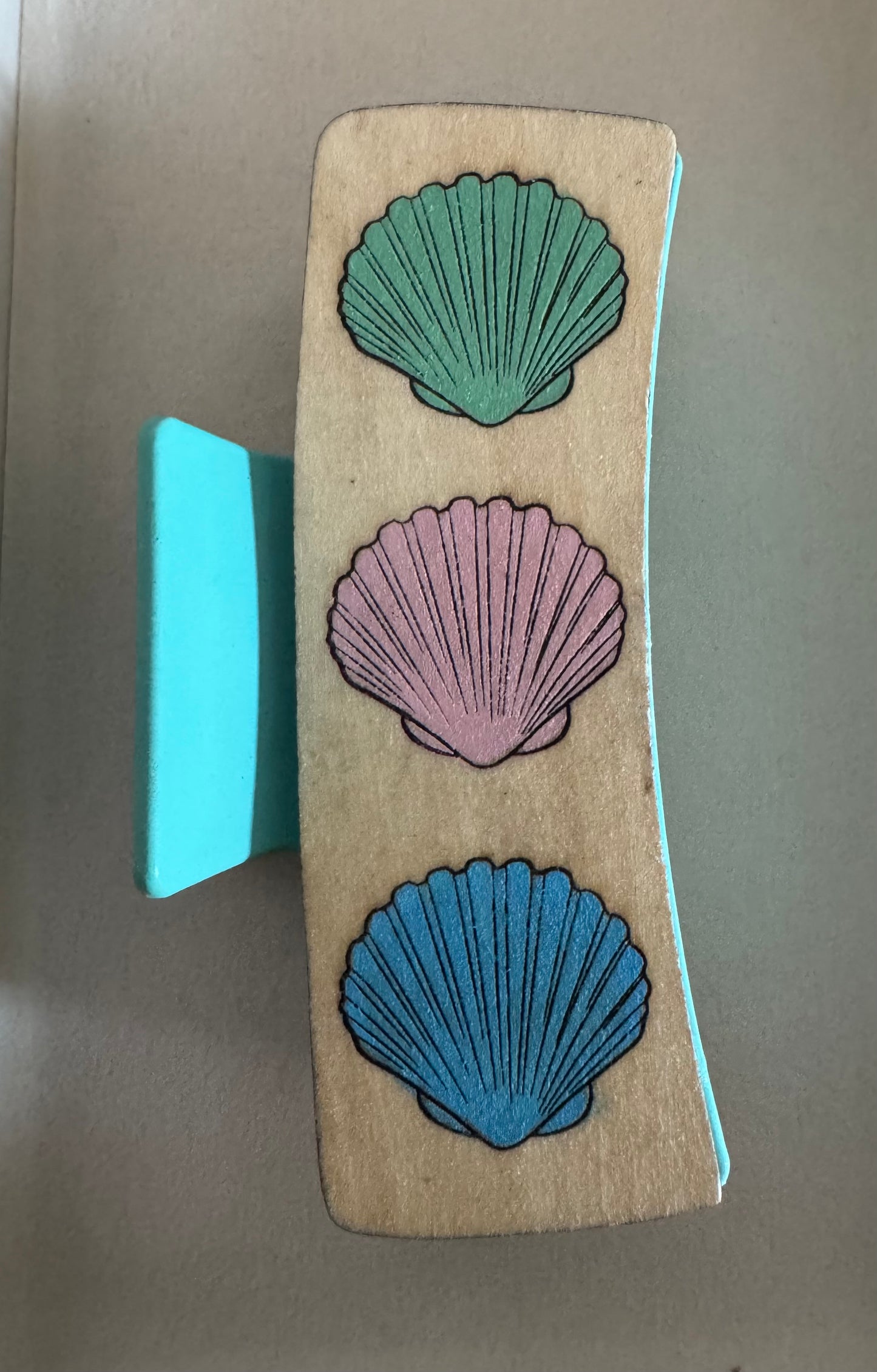 Turquoise colorful sea shell large claw clip