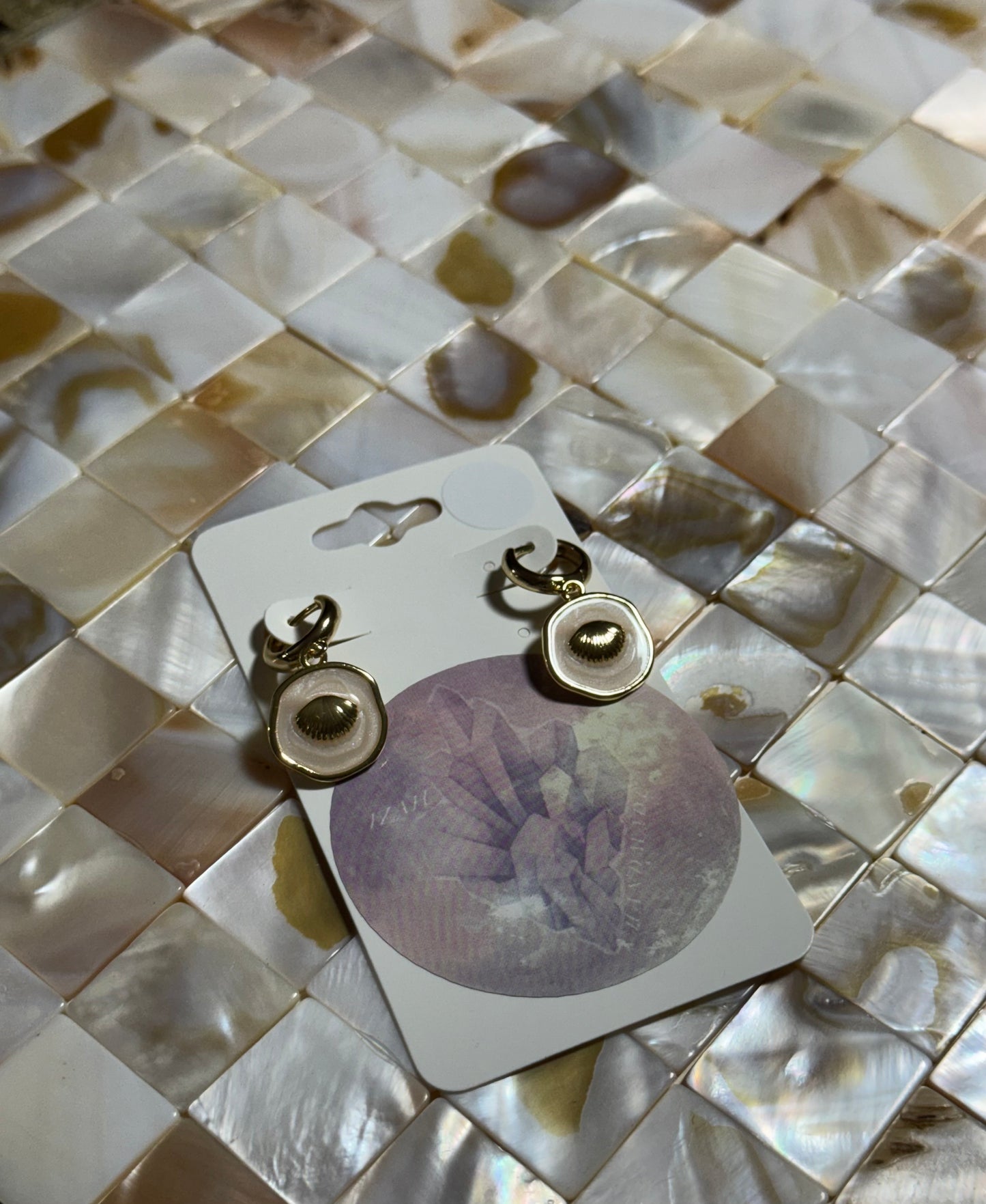 Mini coastal iridescent sea shell Huggies