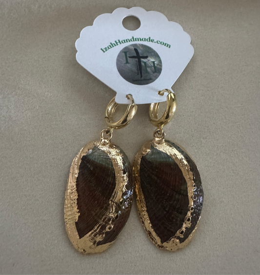 Gold wrapped abalone shell Huggies