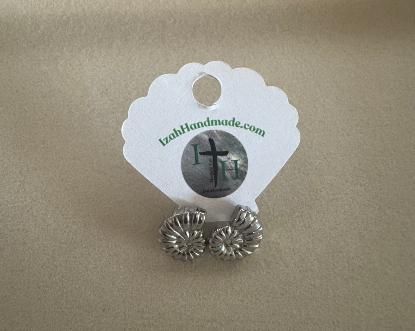 Sea shell studs