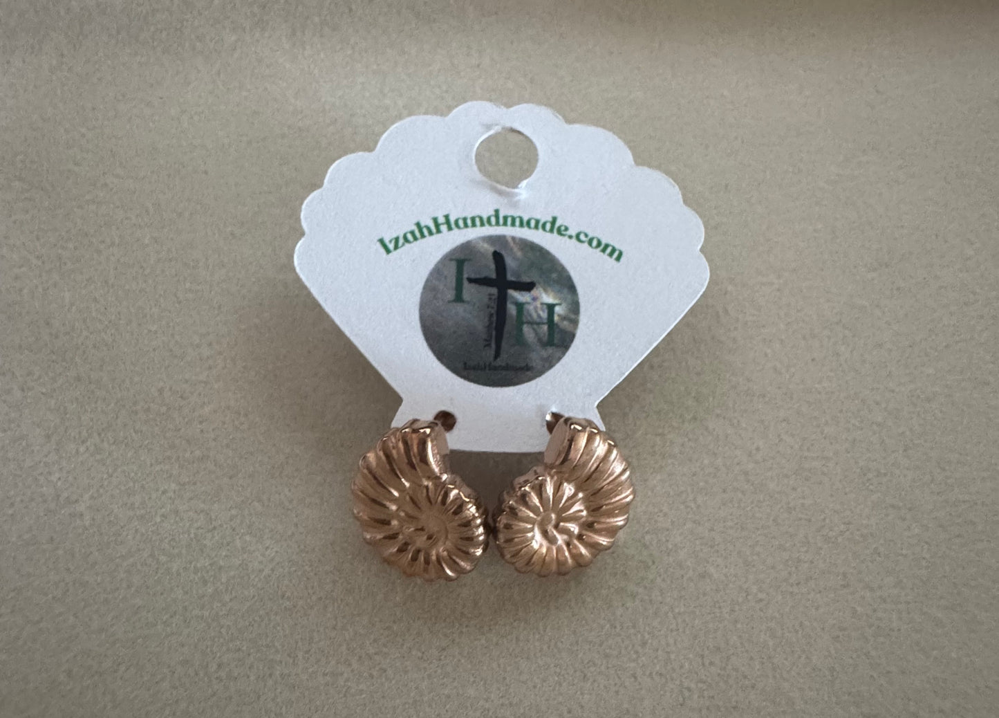 Sea shell studs