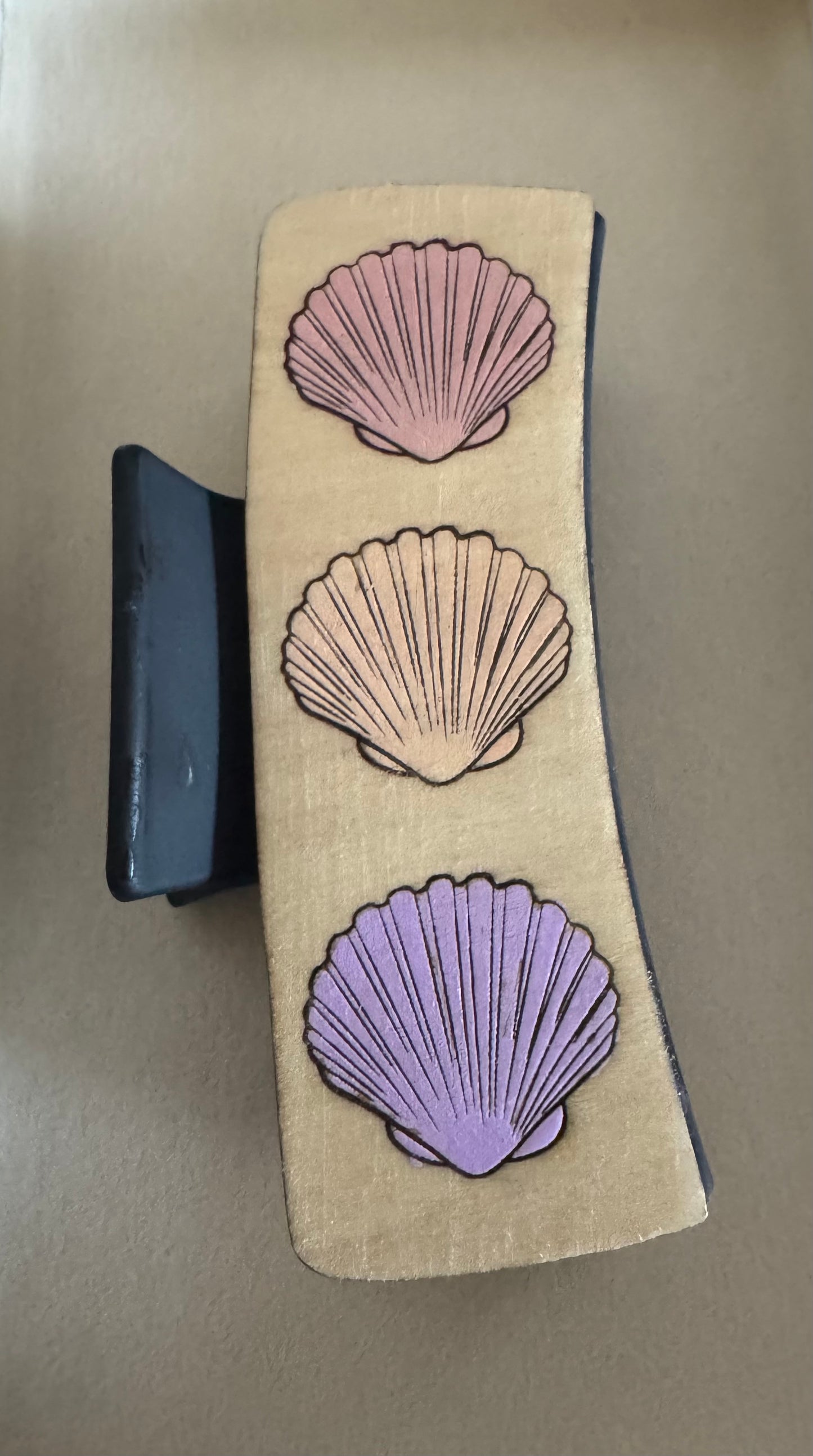 Black natural wood colorful large sea shell claw clip